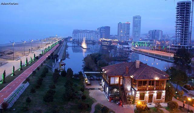 Nino Apartment On Pirosmani Batumi Rom bilde