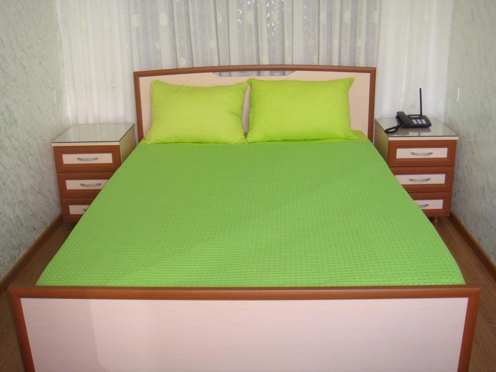 Nino Apartment On Pirosmani Batumi Eksteriør bilde