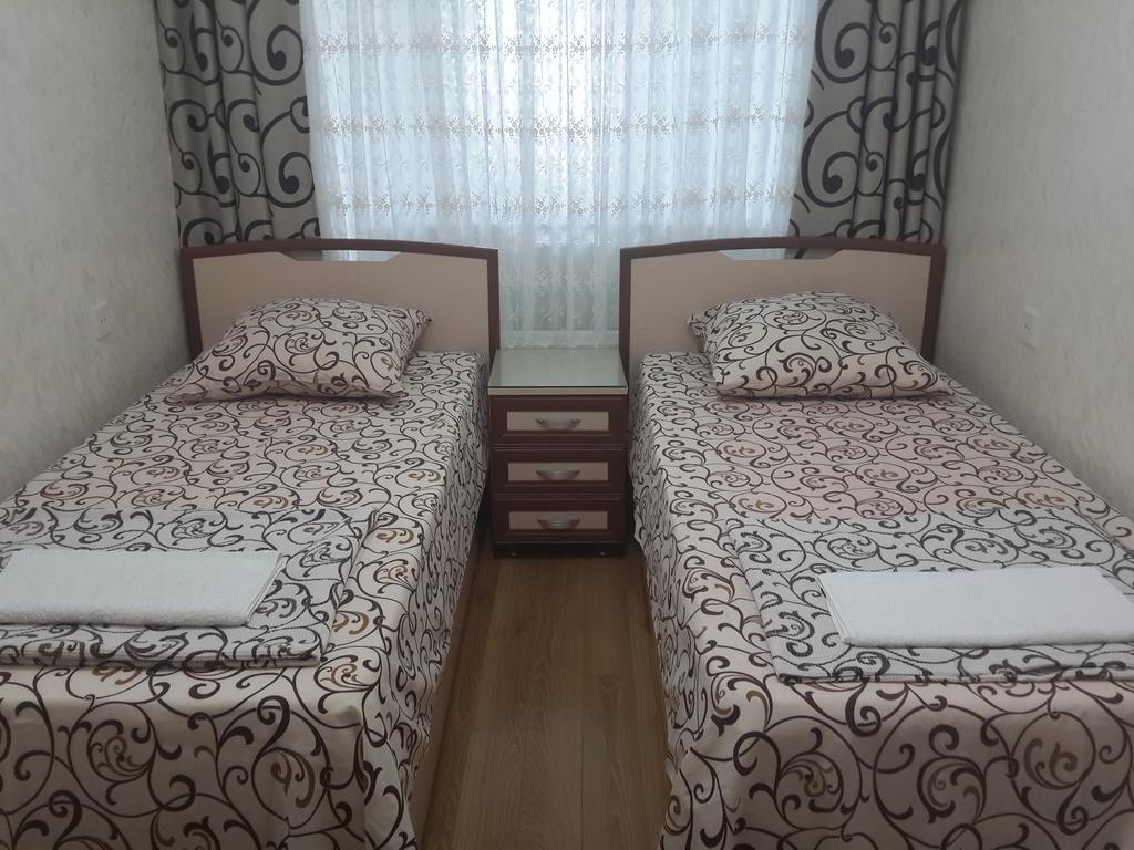 Nino Apartment On Pirosmani Batumi Eksteriør bilde